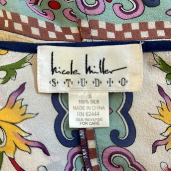 Stunning 100% silk Nicole Miller studio hooded blouse/cover up excellent vintage - Picture 10 of 10